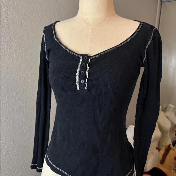 Black Long Sleeve Women's Top - Picture 1 of 5